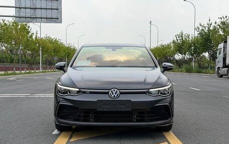 Volkswagen Golf VIII, 2023 год, 1 925 000 рублей, 1 фотография