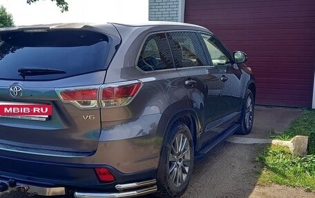 Toyota Highlander III, 2014 год, 2 700 000 рублей, 4 фотография