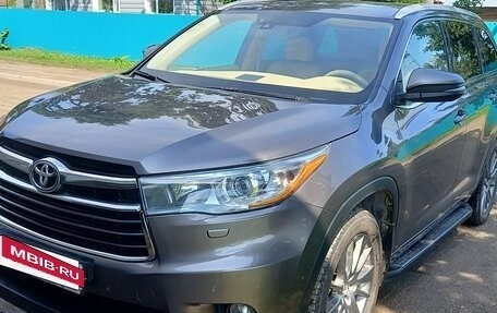 Toyota Highlander III, 2014 год, 2 700 000 рублей, 2 фотография