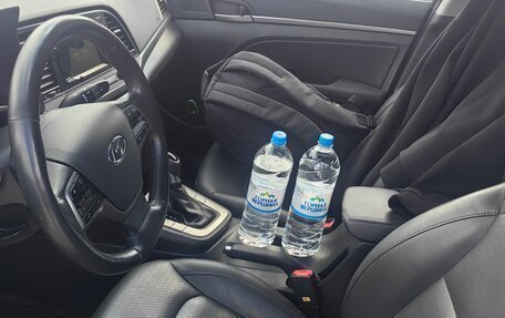 Hyundai Elantra VI рестайлинг, 2017 год, 1 200 000 рублей, 4 фотография