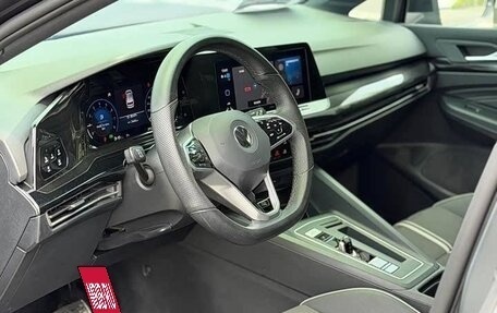 Volkswagen Golf VIII, 2023 год, 1 925 000 рублей, 10 фотография