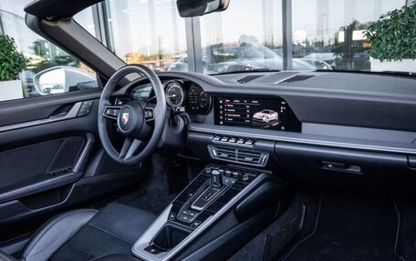 Porsche 911, 2024 год, 18 458 780 рублей, 10 фотография