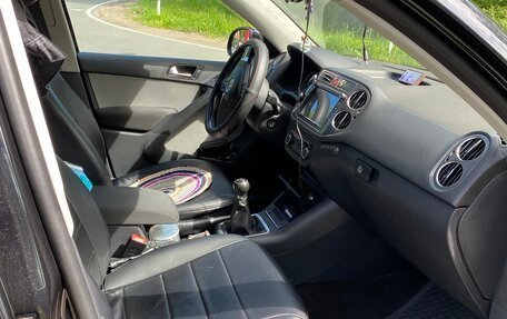 Volkswagen Tiguan I, 2011 год, 900 000 рублей, 24 фотография