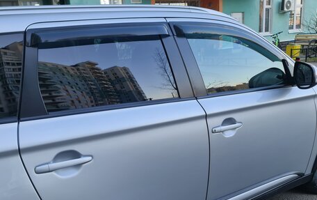Mitsubishi Outlander III рестайлинг 3, 2021 год, 2 150 000 рублей, 3 фотография
