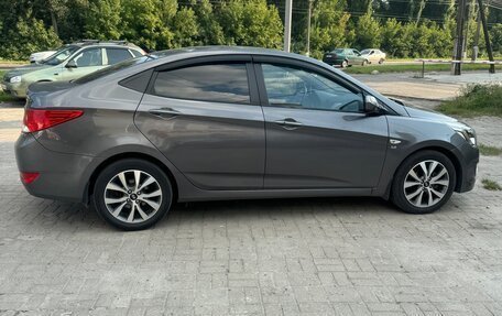 Hyundai Solaris II рестайлинг, 2015 год, 1 120 000 рублей, 2 фотография