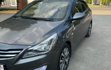 Hyundai Solaris II рестайлинг, 2015 год, 1 120 000 рублей, 5 фотография