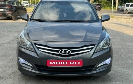 Hyundai Solaris II рестайлинг, 2015 год, 1 120 000 рублей, 3 фотография