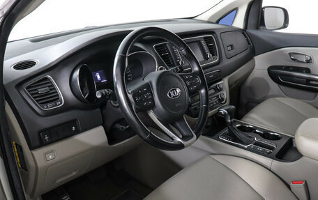 KIA Carnival III, 2020 год, 2 990 000 рублей, 10 фотография