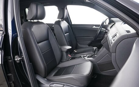 Volkswagen Tiguan II, 2021 год, 4 050 000 рублей, 8 фотография