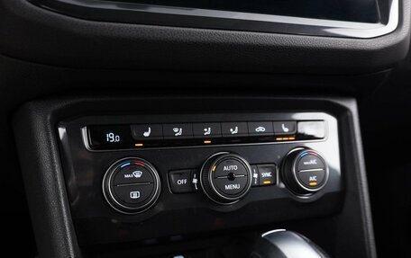 Volkswagen Tiguan II, 2021 год, 4 050 000 рублей, 16 фотография