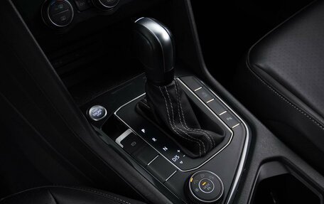 Volkswagen Tiguan II, 2021 год, 4 050 000 рублей, 19 фотография