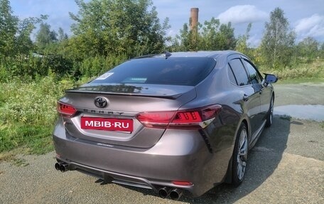 Toyota Camry, 2019 год, 2 400 000 рублей, 1 фотография