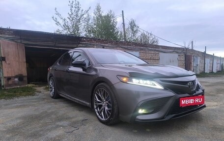 Toyota Camry, 2019 год, 2 400 000 рублей, 5 фотография