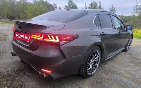 Toyota Camry, 2019 год, 2 400 000 рублей, 4 фотография