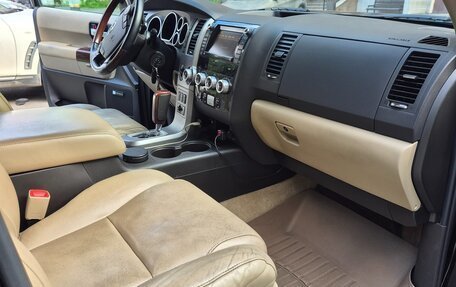 Toyota Sequoia II рестайлинг, 2011 год, 3 500 000 рублей, 16 фотография