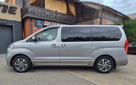 Hyundai Grand Starex Grand Starex I рестайлинг 2, 2019 год, 3 490 000 рублей, 8 фотография