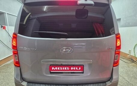 Hyundai Grand Starex Grand Starex I рестайлинг 2, 2019 год, 3 490 000 рублей, 13 фотография