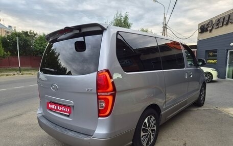 Hyundai Grand Starex Grand Starex I рестайлинг 2, 2019 год, 3 490 000 рублей, 4 фотография