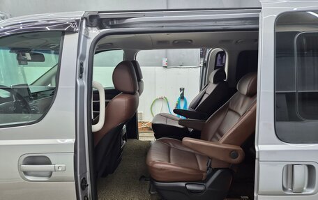 Hyundai Grand Starex Grand Starex I рестайлинг 2, 2019 год, 3 490 000 рублей, 26 фотография