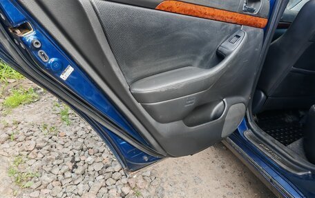 Toyota Avensis III рестайлинг, 2005 год, 550 000 рублей, 10 фотография