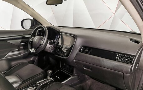 Mitsubishi Outlander III рестайлинг 3, 2019 год, 1 535 150 рублей, 12 фотография