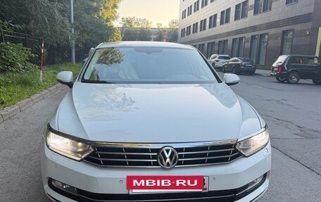 Volkswagen Passat B8 рестайлинг, 2015 год, 1 600 000 рублей, 2 фотография