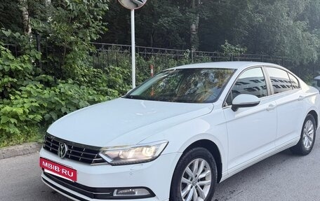 Volkswagen Passat B8 рестайлинг, 2015 год, 1 600 000 рублей, 4 фотография