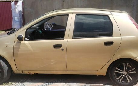 Fiat Punto III Punto Evo рестайлинг, 2001 год, 130 000 рублей, 2 фотография