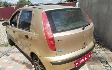 Fiat Punto III Punto Evo рестайлинг, 2001 год, 130 000 рублей, 4 фотография