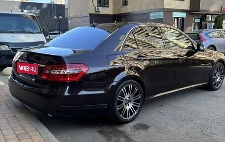 Mercedes-Benz E-Класс, 2010 год, 1 300 000 рублей, 4 фотография