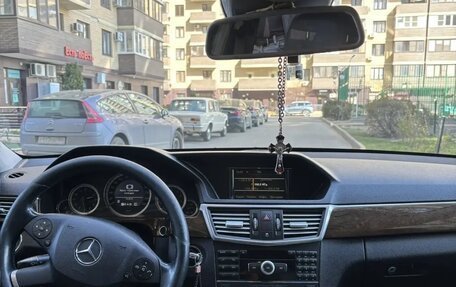 Mercedes-Benz E-Класс, 2010 год, 1 300 000 рублей, 10 фотография