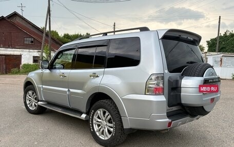 Mitsubishi Pajero IV, 2011 год, 2 250 000 рублей, 3 фотография