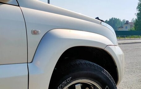 Toyota Land Cruiser Prado 120 рестайлинг, 2006 год, 1 950 000 рублей, 5 фотография