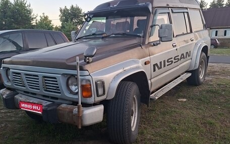 Nissan Safari IV, 1995 год, 750 000 рублей, 1 фотография