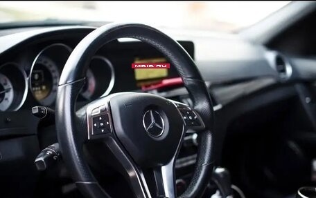 Mercedes-Benz C-Класс, 2011 год, 1 300 000 рублей, 5 фотография