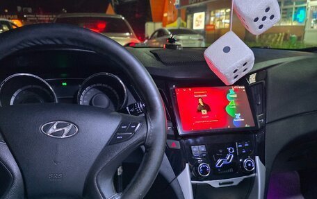 Hyundai Sonata VI, 2012 год, 1 100 000 рублей, 3 фотография