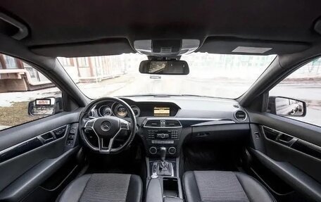 Mercedes-Benz C-Класс, 2011 год, 1 300 000 рублей, 6 фотография