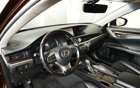 Lexus ES VII, 2016 год, 2 799 000 рублей, 19 фотография