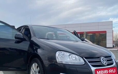Volkswagen Jetta VI, 2010 год, 580 000 рублей, 2 фотография