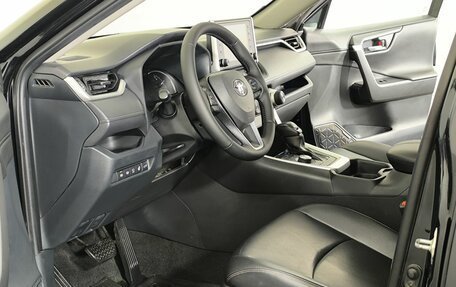 Toyota RAV4, 2021 год, 3 699 000 рублей, 8 фотография