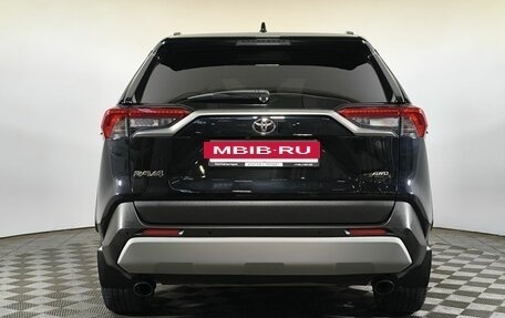 Toyota RAV4, 2021 год, 3 699 000 рублей, 5 фотография