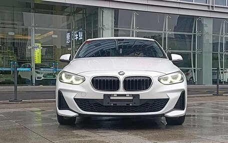 BMW 1 серия, 2023 год, 1 890 000 рублей, 5 фотография