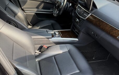 Mercedes-Benz E-Класс, 2012 год, 1 300 000 рублей, 11 фотография