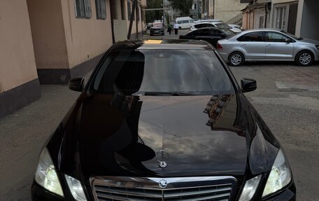 Mercedes-Benz E-Класс, 2012 год, 1 300 000 рублей, 1 фотография