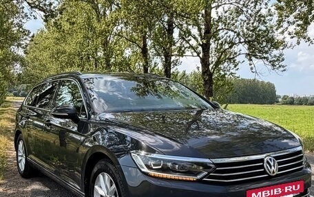 Volkswagen Passat B8 рестайлинг, 2018 год, 1 950 000 рублей, 11 фотография