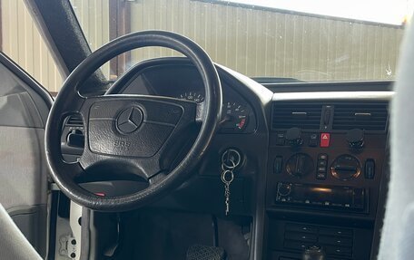 Mercedes-Benz C-Класс, 1994 год, 550 000 рублей, 9 фотография