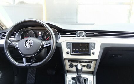 Volkswagen Passat B8 рестайлинг, 2016 год, 1 800 000 рублей, 12 фотография