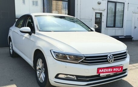 Volkswagen Passat B8 рестайлинг, 2016 год, 1 800 000 рублей, 3 фотография