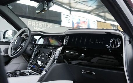 Rolls-Royce Cullinan, 2026 год, 45 911 000 рублей, 12 фотография