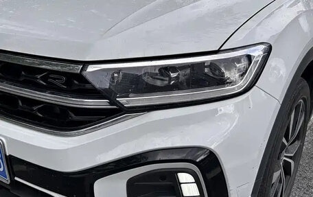 Volkswagen T-Roc I, 2021 год, 1 290 222 рублей, 2 фотография